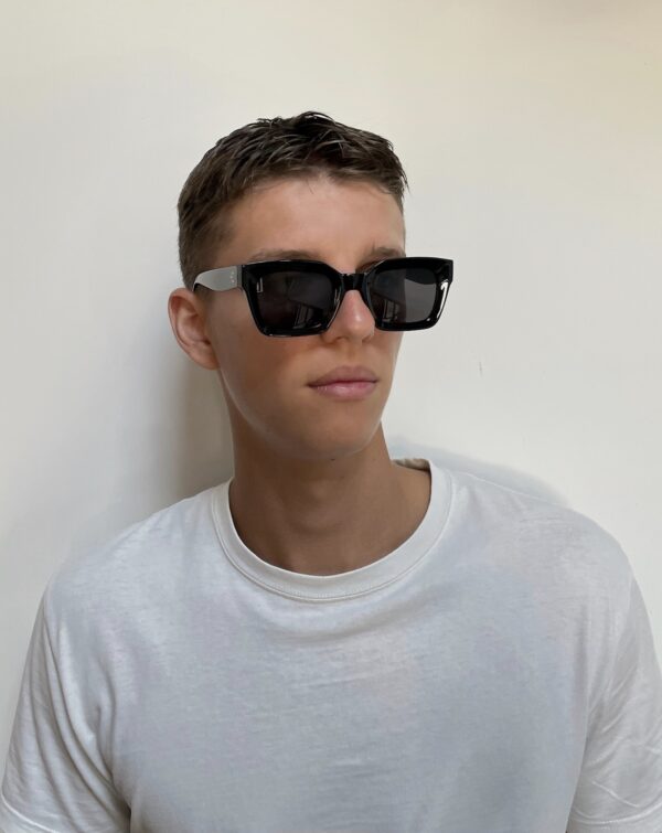 lunettes-soleil-unisexe-noir-portée-osterbro Østerbro